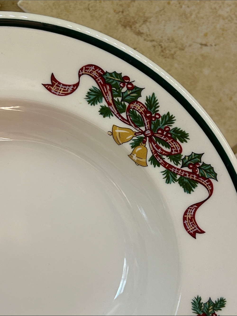 Johnson Brothers Victorian Christmas Rimmed Soup Bowl Set of 4 - Picture 2 of 6
